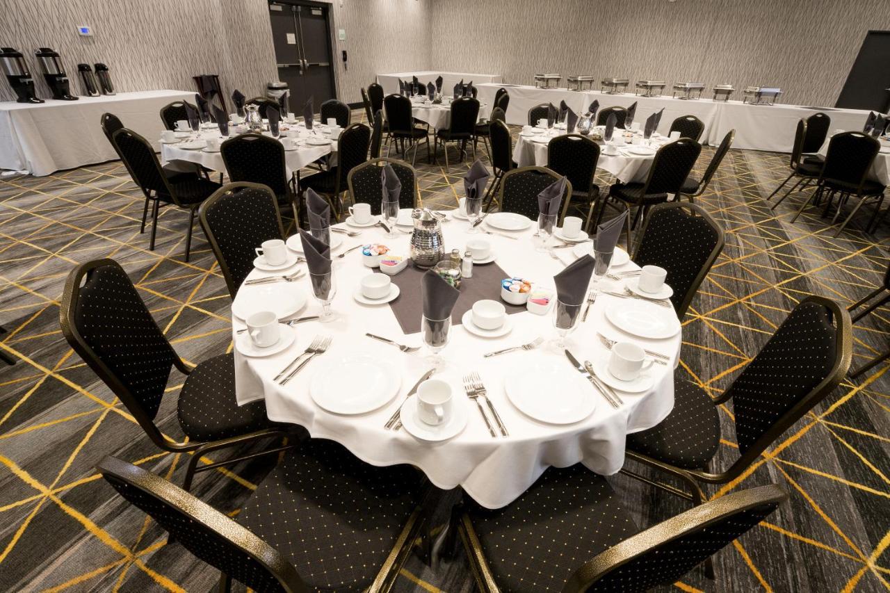 Holiday Inn & Suites Detroit - Troy By Ihg Eksteriør bilde